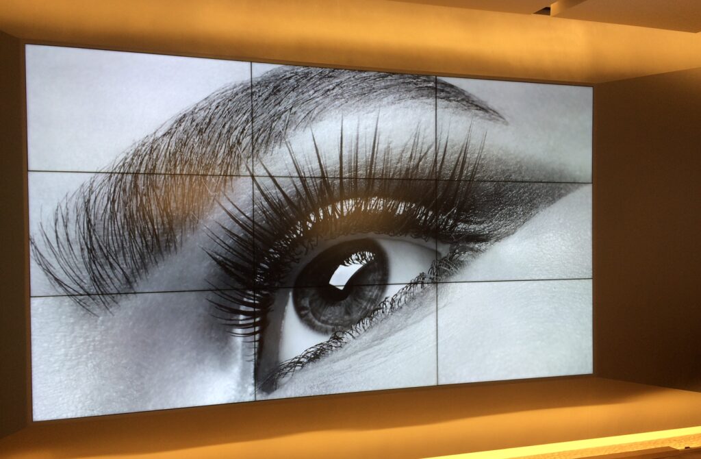 55in 3x3 LCD video wall razor narrow bezel gap